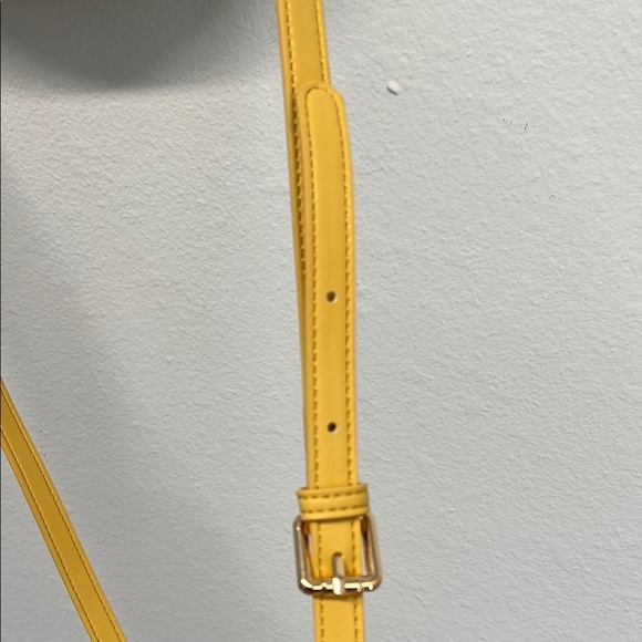 Melie Bianco | Jennie Recycled Vegan Crossbody Bag ✨Yellow - Picture 6 of 12